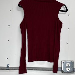 Love turtleneck Off-the-Shoulder Shirt
